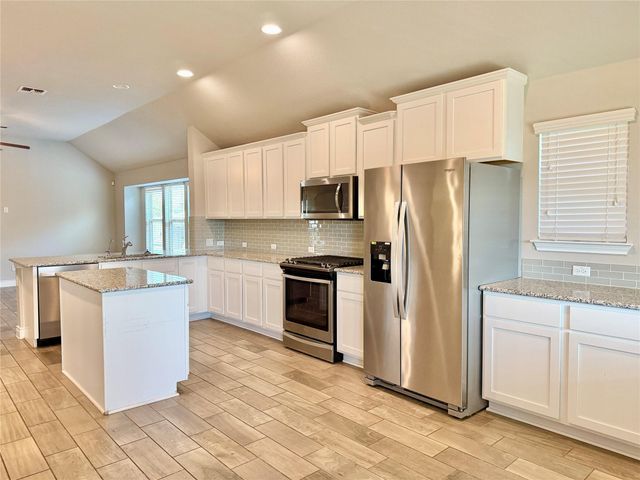 199 Tailwind DR, Kyle, TX 78640