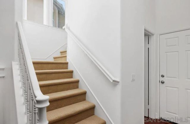 1090 Alexandra Ln, Encinitas, CA 92024