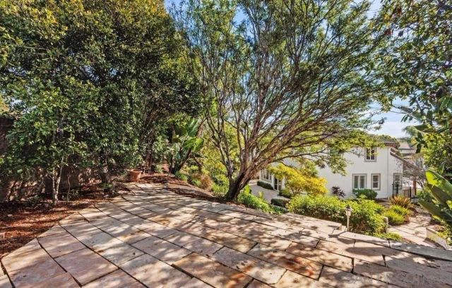 1090 Alexandra Ln, Encinitas, CA 92024