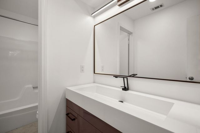 2217 Onion Creek PKWY 104, Austin, TX 78747