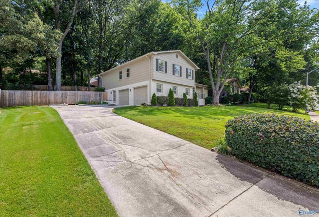 1305 Hiwan Trail, Huntsville, AL 35802