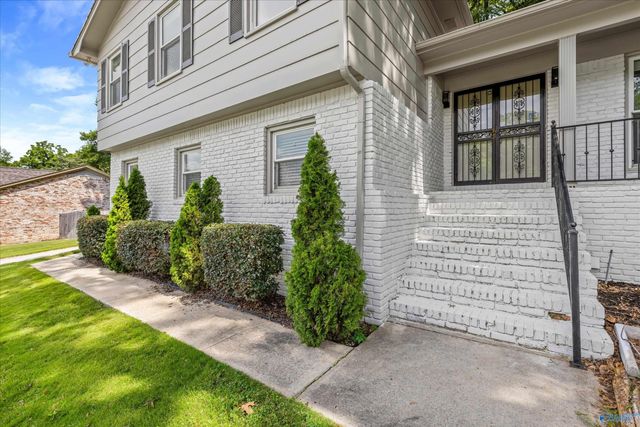 1305 Hiwan Trail, Huntsville, AL 35802