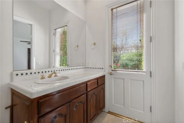 6872 Chartwell, Riverside, CA 92506