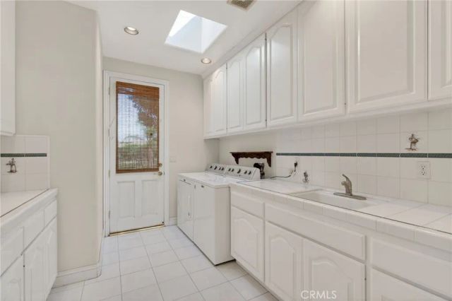 6872 Chartwell, Riverside, CA 92506