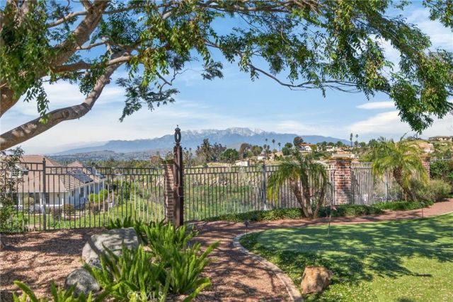 6872 Chartwell, Riverside, CA 92506