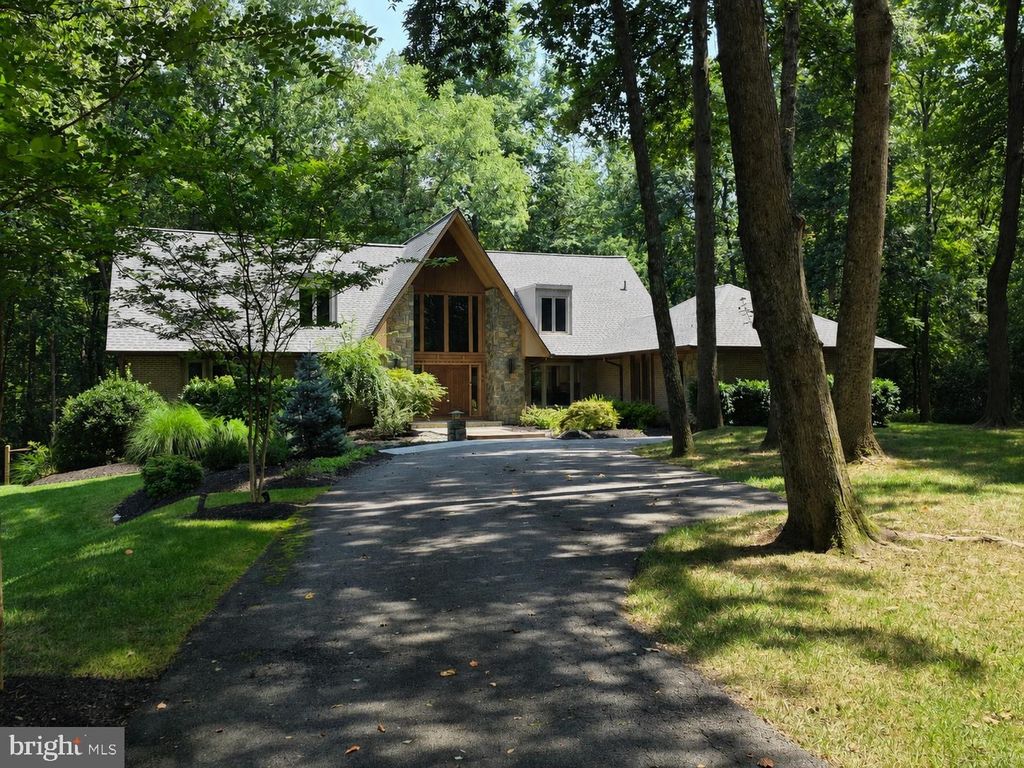 11111 LAWYERS RD, Reston, VA 20191