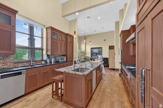 492 N MARATHON CIR, Salt Lake City, UT 84108