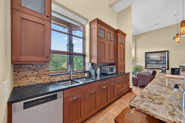 492 N MARATHON CIR, Salt Lake City, UT 84108