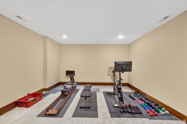492 N MARATHON CIR, Salt Lake City, UT 84108