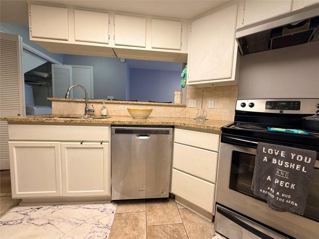 726 Country Place Drive B, Houston, TX 77079