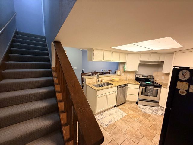 726 Country Place Drive B, Houston, TX 77079