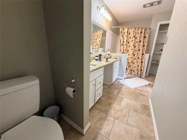 726 Country Place Drive B, Houston, TX 77079