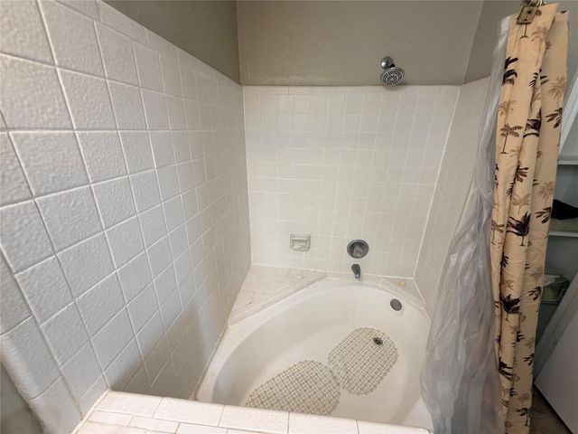 726 Country Place Drive B, Houston, TX 77079