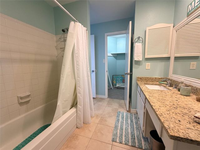 726 Country Place Drive B, Houston, TX 77079