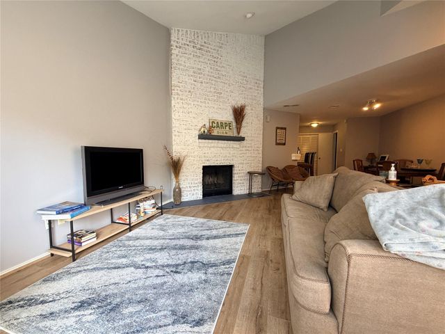 726 Country Place Drive B, Houston, TX 77079