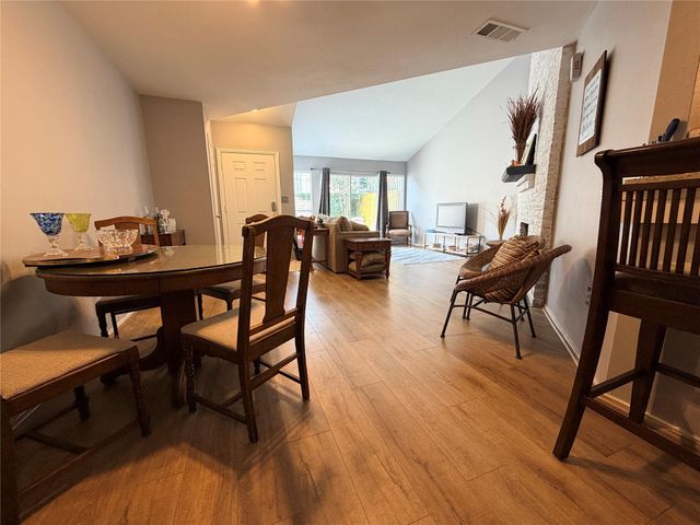 726 Country Place Drive B, Houston, TX 77079
