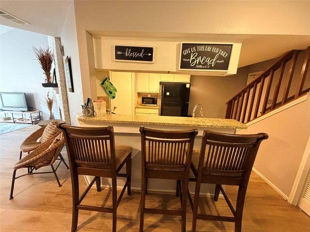 726 Country Place Drive B, Houston, TX 77079