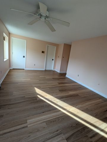 100 Park Terrace Dr 148, Stoneham, MA 02180