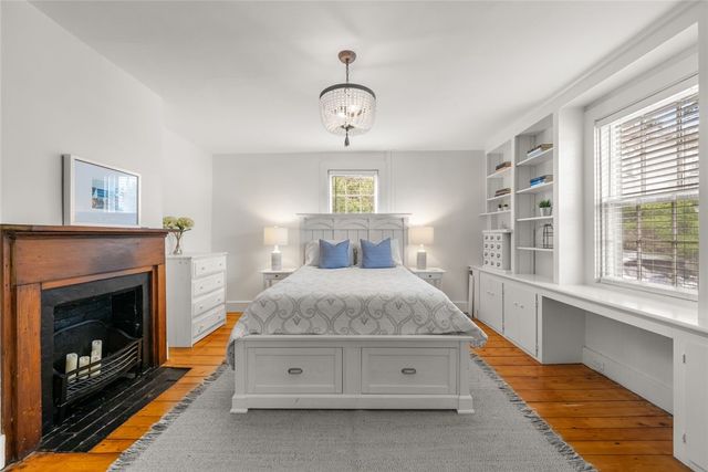 22 Farewell Street, Newport, RI 02840