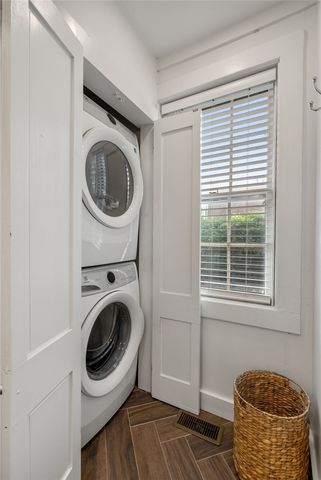 22 Farewell Street, Newport, RI 02840