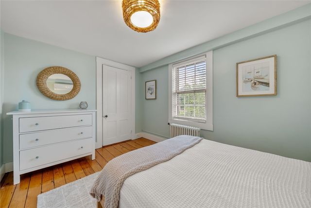 22 Farewell Street, Newport, RI 02840