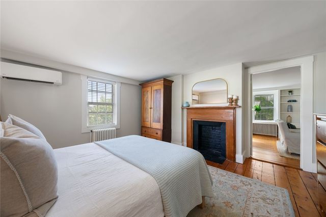 22 Farewell Street, Newport, RI 02840