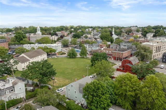 22 Farewell Street, Newport, RI 02840