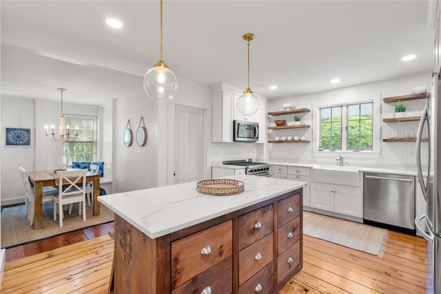 22 Farewell Street, Newport, RI 02840