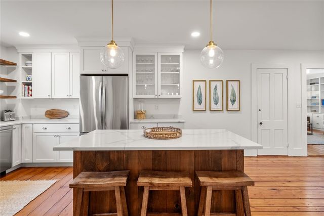 22 Farewell Street, Newport, RI 02840