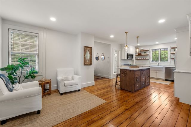 22 Farewell Street, Newport, RI 02840