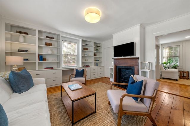 22 Farewell Street, Newport, RI 02840