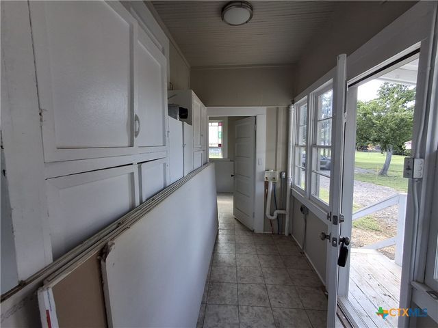492 E Avenue R, Belton, TX 76513