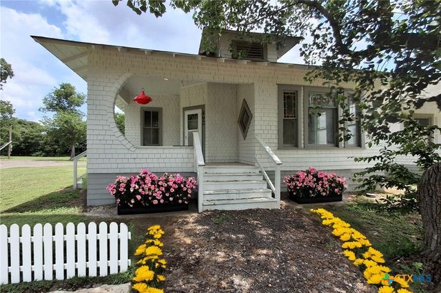 492 E Avenue R, Belton, TX 76513