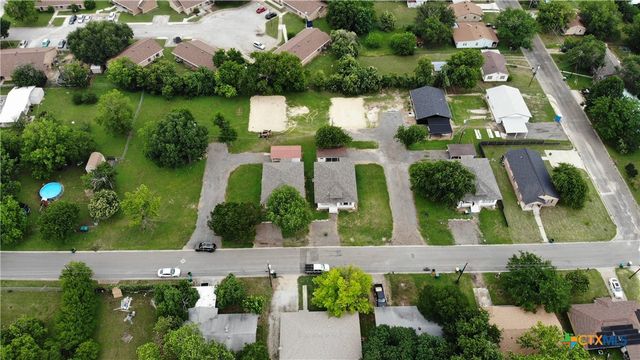 492 E Avenue R, Belton, TX 76513