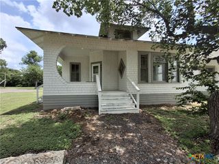 492 E Avenue R, Belton, TX 76513