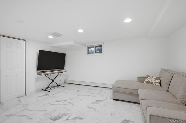 142 7th Street, Saint James, NY 11780