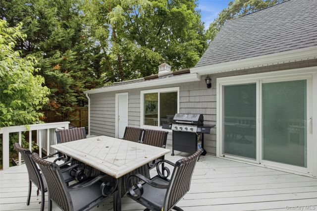 142 7th Street, Saint James, NY 11780