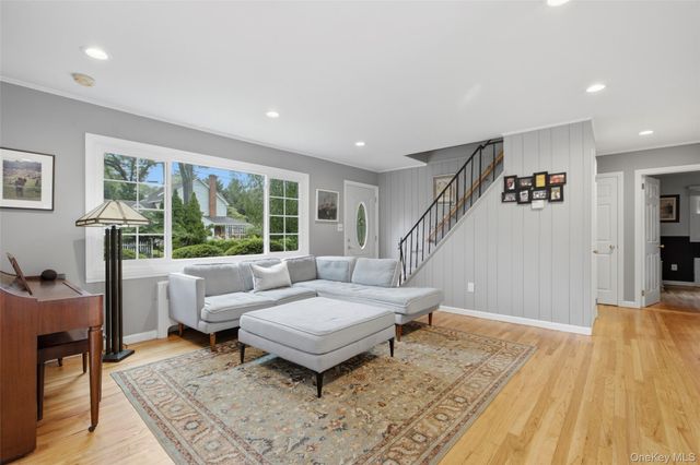 142 7th Street, Saint James, NY 11780