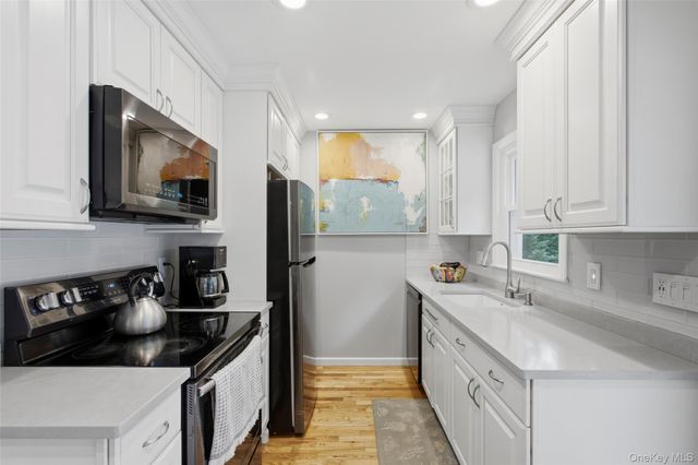142 7th Street, Saint James, NY 11780