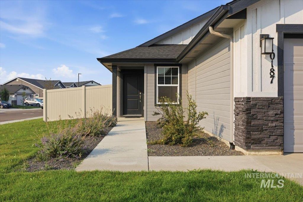 10187 Longtail Drive, Nampa, ID 83687 photo 2