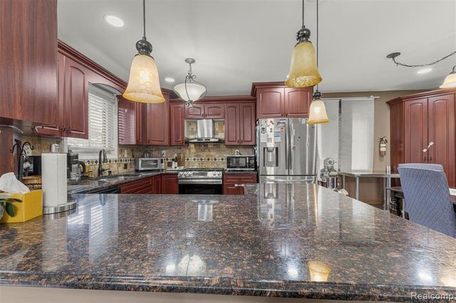 7644 Steadman Street, Dearborn, MI 48126