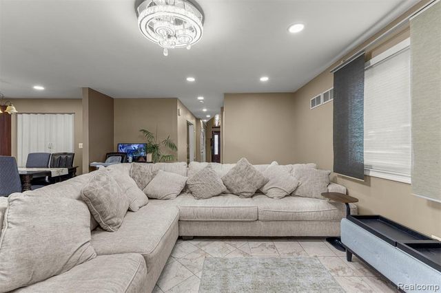 7644 Steadman Street, Dearborn, MI 48126