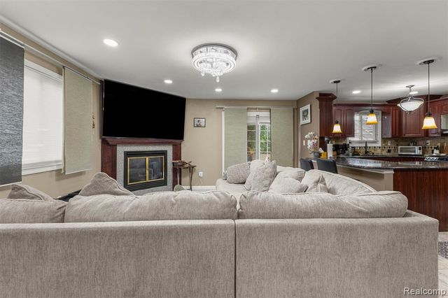 7644 Steadman Street, Dearborn, MI 48126