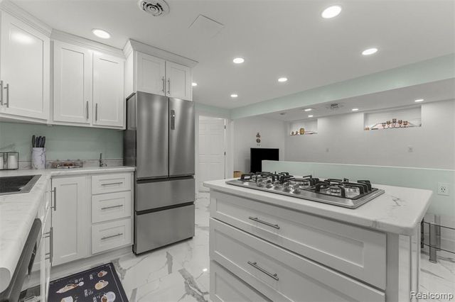 7644 Steadman Street, Dearborn, MI 48126