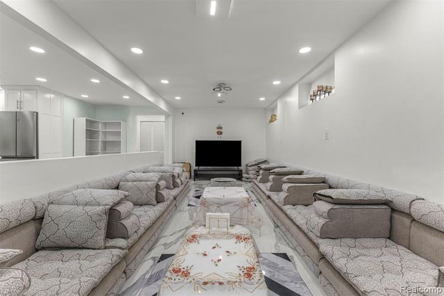 7644 Steadman Street, Dearborn, MI 48126