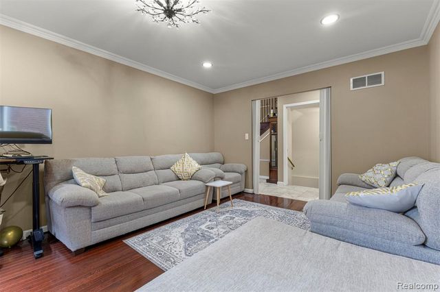 7644 Steadman Street, Dearborn, MI 48126