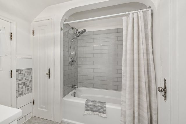 310 N Townview Circle, Mansfield, OH 44907