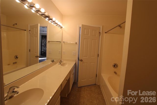 11118 Cypress View Drive, Charlotte, NC 28262