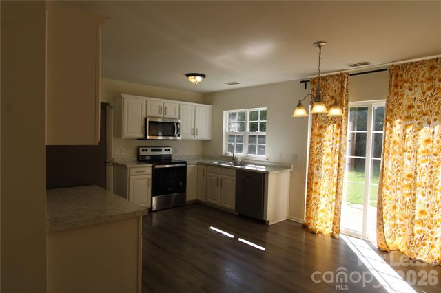 11118 Cypress View Drive, Charlotte, NC 28262