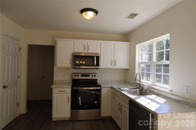11118 Cypress View Drive, Charlotte, NC 28262